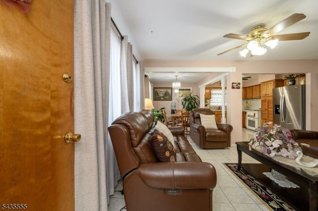 405 Kennedy Dr, Linden City, NJ 07036