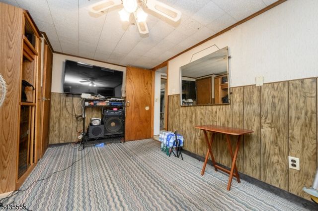 405 Kennedy Dr, Linden City, NJ 07036
