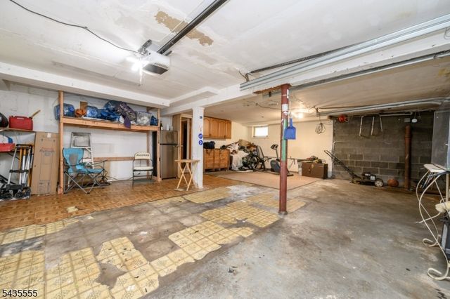 405 Kennedy Dr, Linden City, NJ 07036