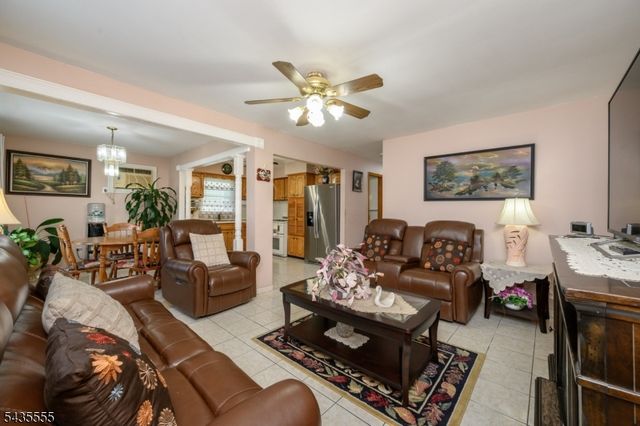 405 Kennedy Dr, Linden City, NJ 07036
