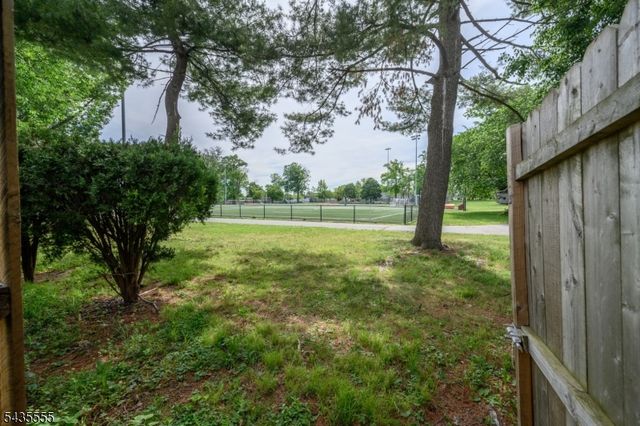 405 Kennedy Dr, Linden City, NJ 07036