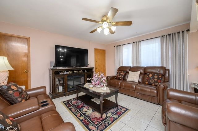 405 Kennedy Dr, Linden City, NJ 07036