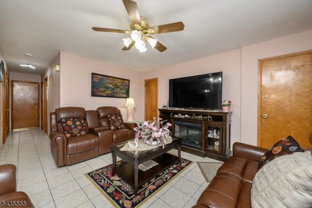 405 Kennedy Dr, Linden City, NJ 07036
