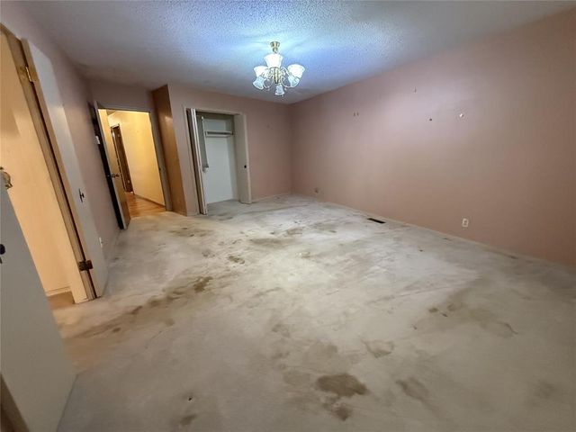 9216 NW Lansbrook Lane, Oklahoma City, OK 73132