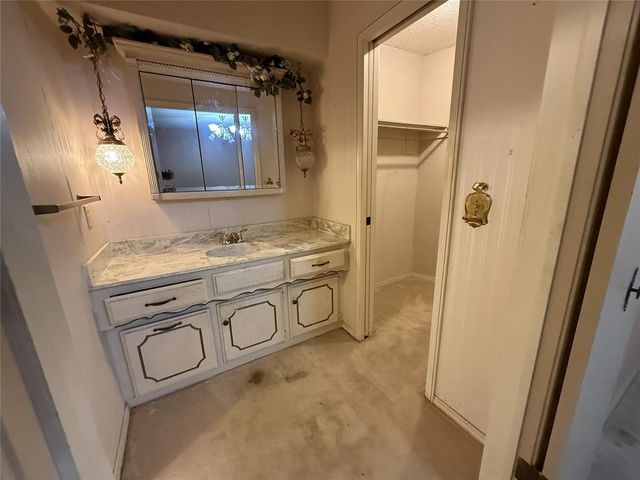 9216 NW Lansbrook Lane, Oklahoma City, OK 73132