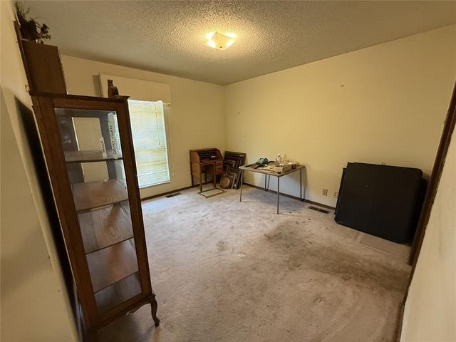 9216 NW Lansbrook Lane, Oklahoma City, OK 73132