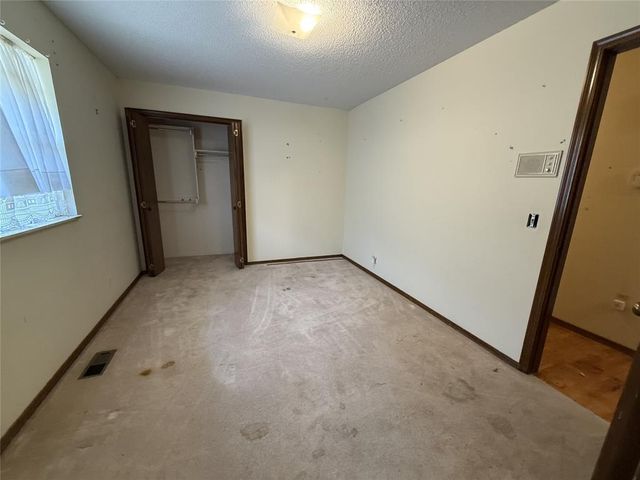 9216 NW Lansbrook Lane, Oklahoma City, OK 73132