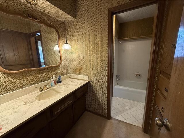 9216 NW Lansbrook Lane, Oklahoma City, OK 73132