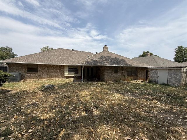 9216 NW Lansbrook Lane, Oklahoma City, OK 73132