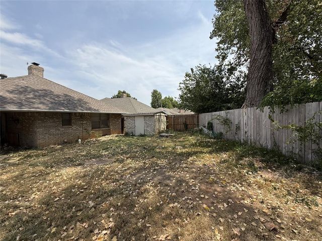 9216 NW Lansbrook Lane, Oklahoma City, OK 73132