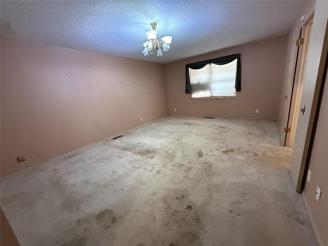 9216 NW Lansbrook Lane, Oklahoma City, OK 73132