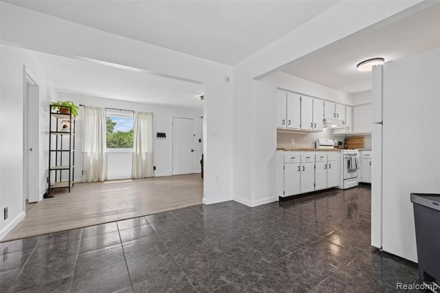 5244 Oleksyn Road, Flint, MI 48504