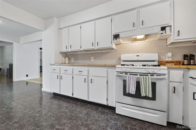 5244 Oleksyn Road, Flint, MI 48504