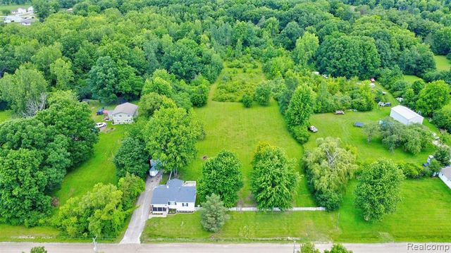 5244 Oleksyn Road, Flint, MI 48504