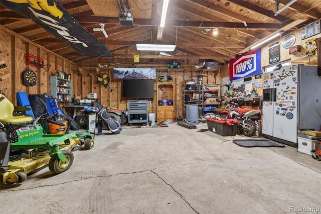 5244 Oleksyn Road, Flint, MI 48504