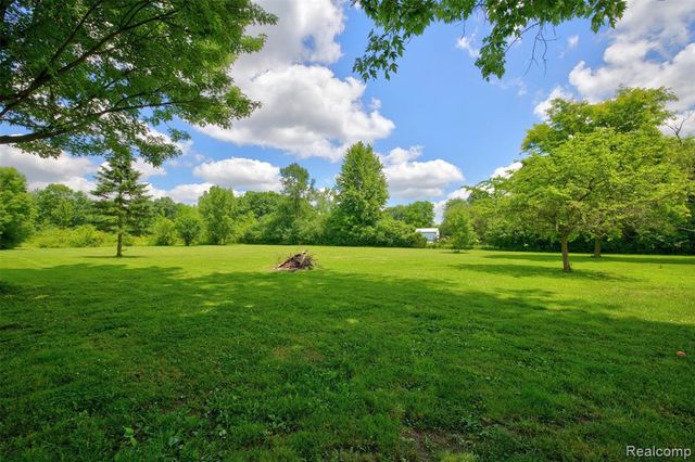 5244 Oleksyn Road, Flint, MI 48504