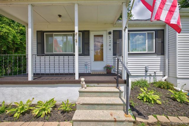 5244 Oleksyn Road, Flint, MI 48504
