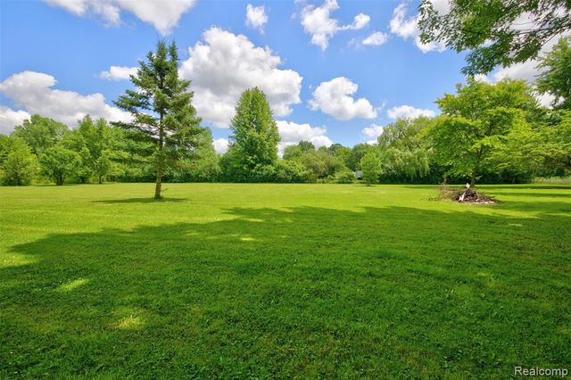5244 Oleksyn Road, Flint, MI 48504