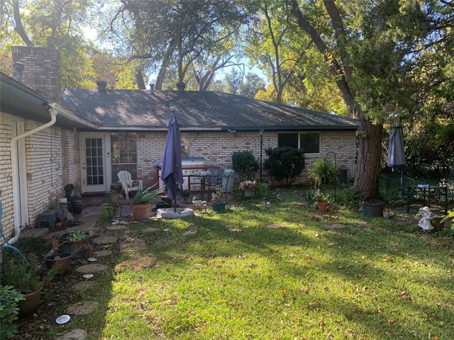 1244 Springbrook Drive, Desoto, TX 75115