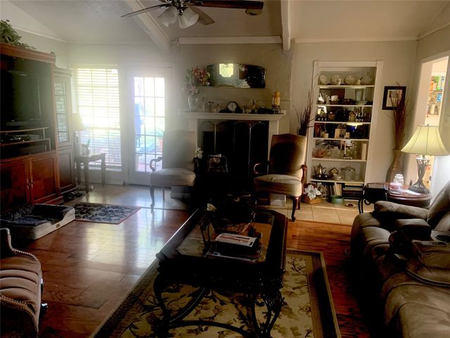 1244 Springbrook Drive, Desoto, TX 75115