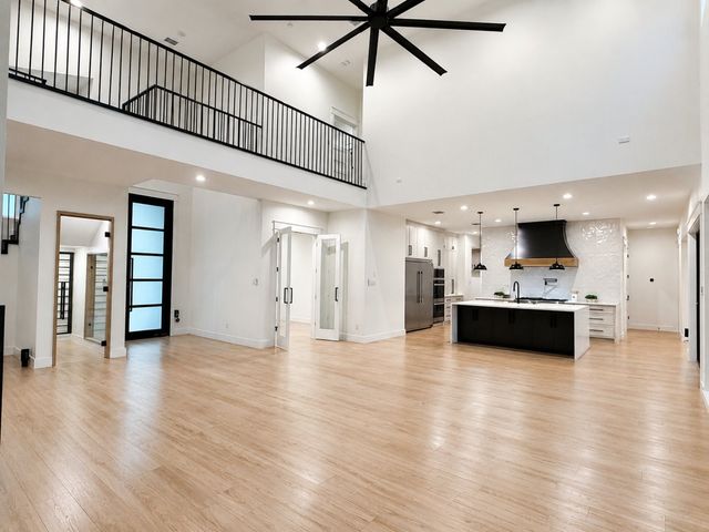 209 Avery Lane, Gunter, TX 75058