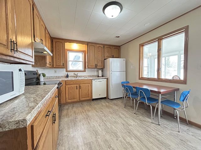 401 GARDNERS ROW, Appleton, WI 54915