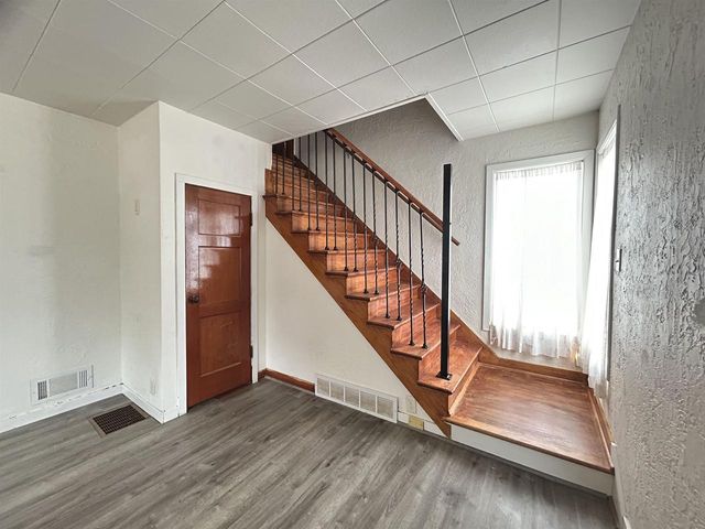 401 GARDNERS ROW, Appleton, WI 54915