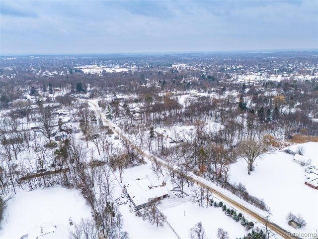 31061 Glenmuer Street, Farmington Hills, MI 48334