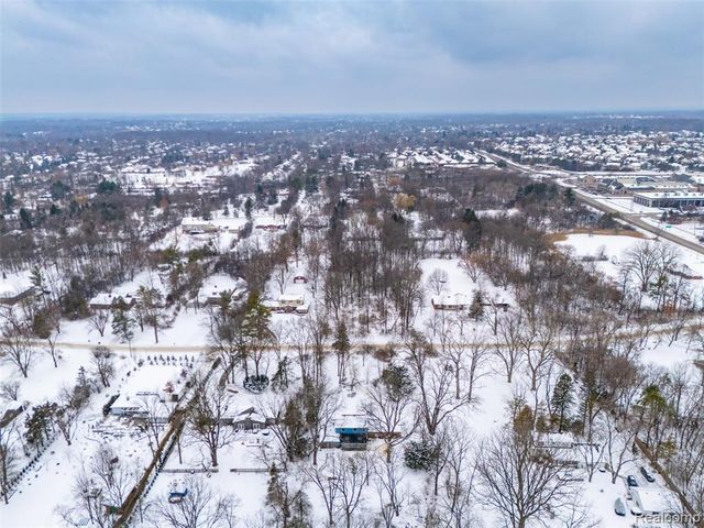 31061 Glenmuer Street, Farmington Hills, MI 48334