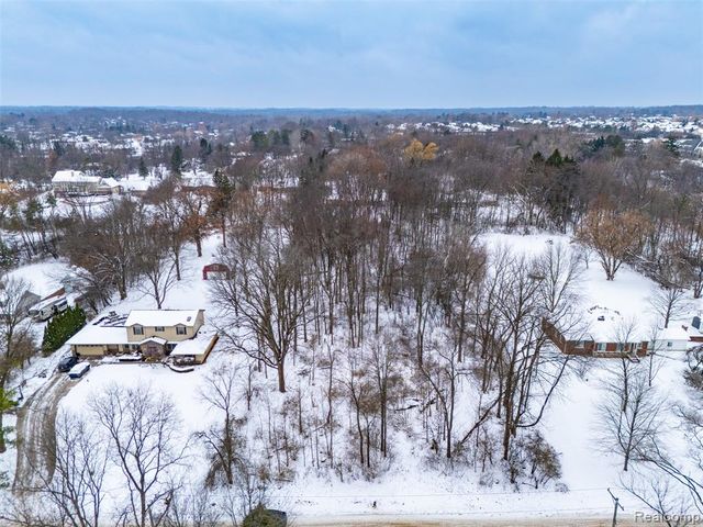 31061 Glenmuer Street, Farmington Hills, MI 48334