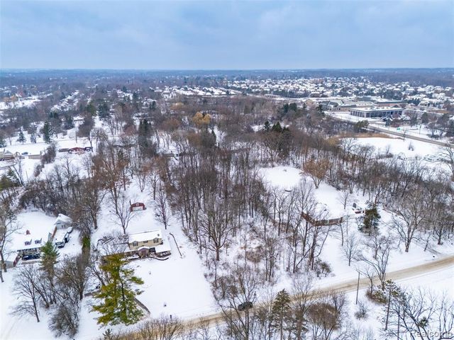 31061 Glenmuer Street, Farmington Hills, MI 48334