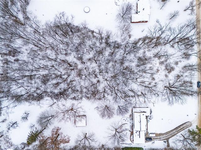 31061 Glenmuer Street, Farmington Hills, MI 48334