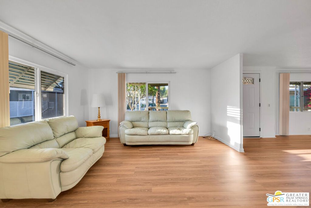 Image 4 of property listing at 462 Coyote, Cathedral City, CA 92234