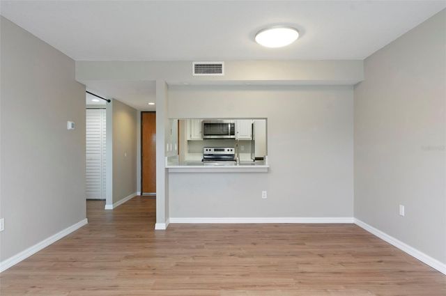 2593 COUNTRYSIDE BOULEVARD 7210, Clearwater, FL 33761