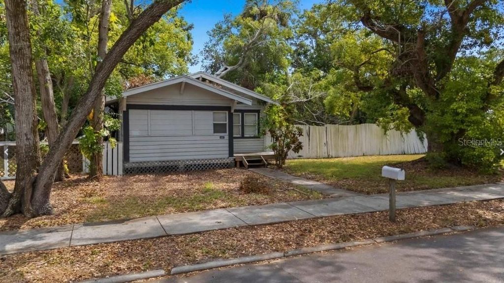 1007 JONES STREET, Clearwater, FL 33755