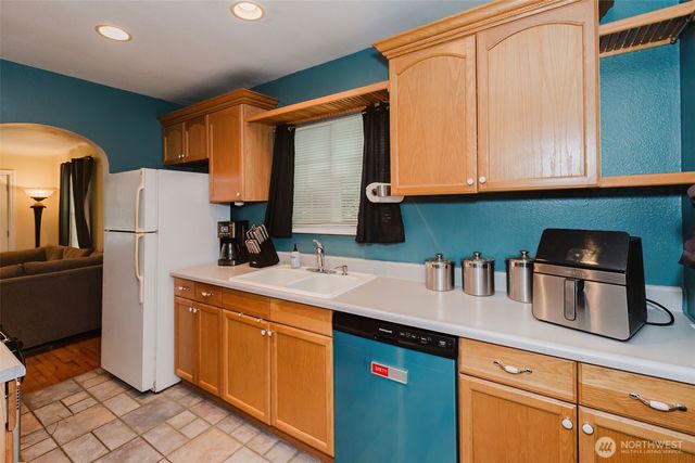 1342 N Montgomery Avenue, Bremerton, WA 98312