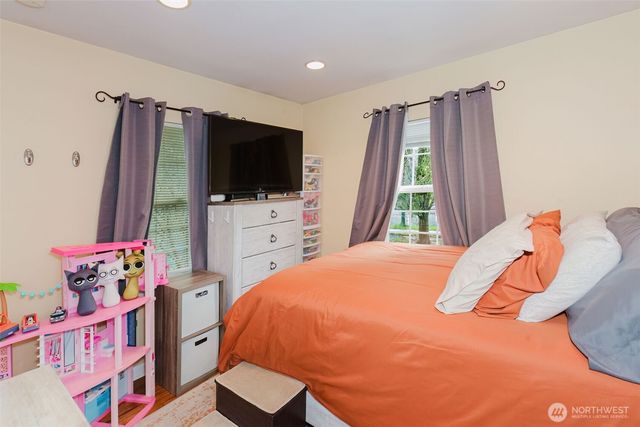 1342 N Montgomery Avenue, Bremerton, WA 98312