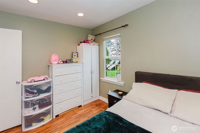 1342 N Montgomery Avenue, Bremerton, WA 98312