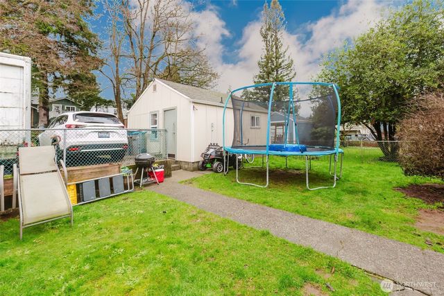 1342 N Montgomery Avenue, Bremerton, WA 98312