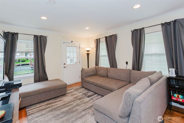 1342 N Montgomery Avenue, Bremerton, WA 98312