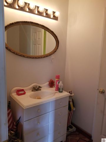 306 Skip Jack Lane, Cadiz, KY 42211