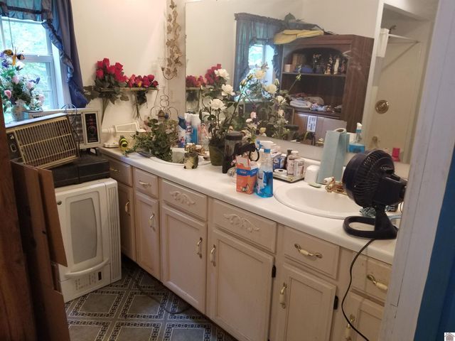 306 Skip Jack Lane, Cadiz, KY 42211