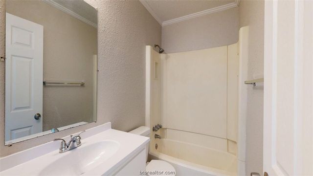 806 Oran Circle F, Bryan, TX 77801