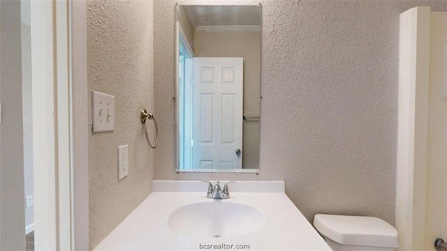 806 Oran Circle F, Bryan, TX 77801