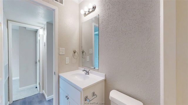 806 Oran Circle F, Bryan, TX 77801