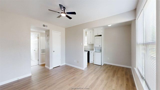 806 Oran Circle F, Bryan, TX 77801