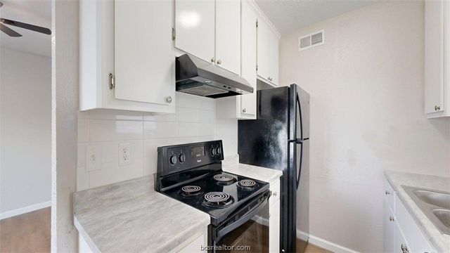 806 Oran Circle F, Bryan, TX 77801