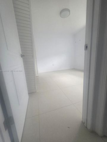 710 SW 99th Ct Circle, Miami, FL 33174