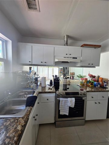710 SW 99th Ct Circle, Miami, FL 33174