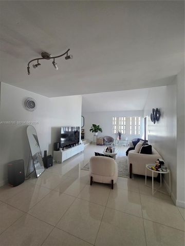 710 SW 99th Ct Circle, Miami, FL 33174